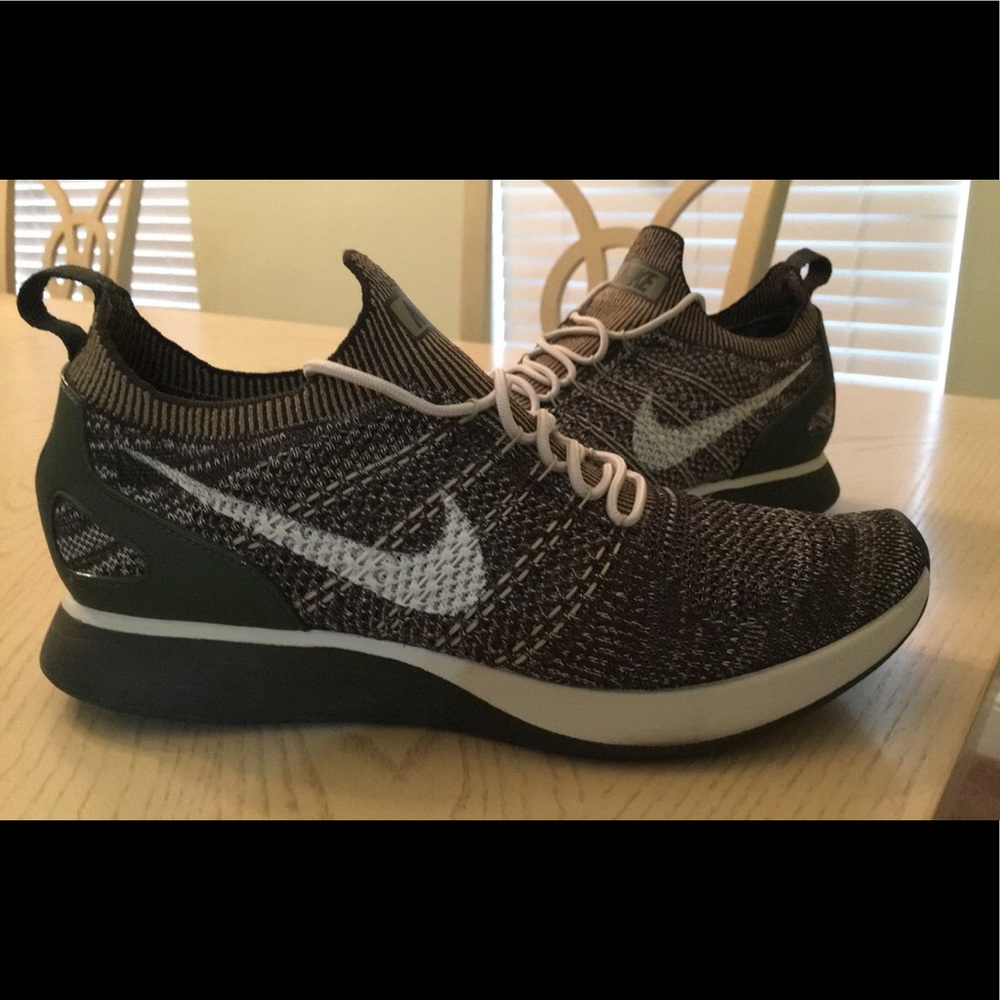 Nike Flyknit Mariah 10.5